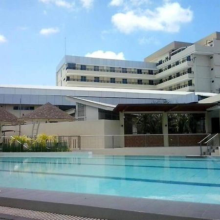 8大企业酒店 Tagum 外观 照片