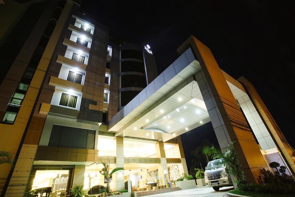 8大企业酒店 Tagum 外观 照片
