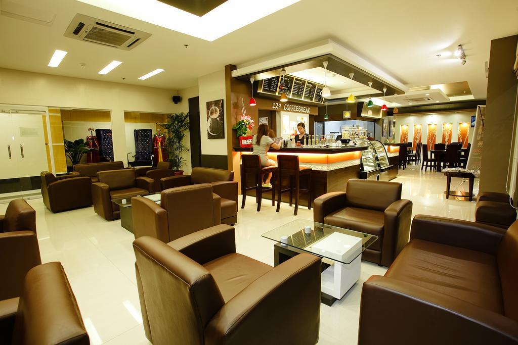 8大企业酒店 Tagum 外观 照片